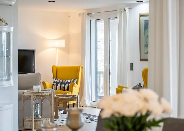Flory House By Alma Holiday home Funchal (Madeira)