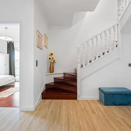 Flory House By Alma Holiday home *