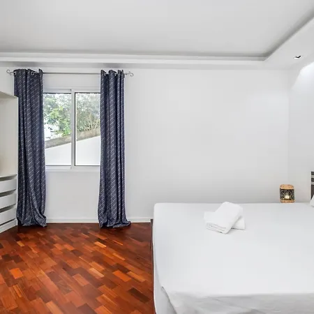 Flory House By Alma *